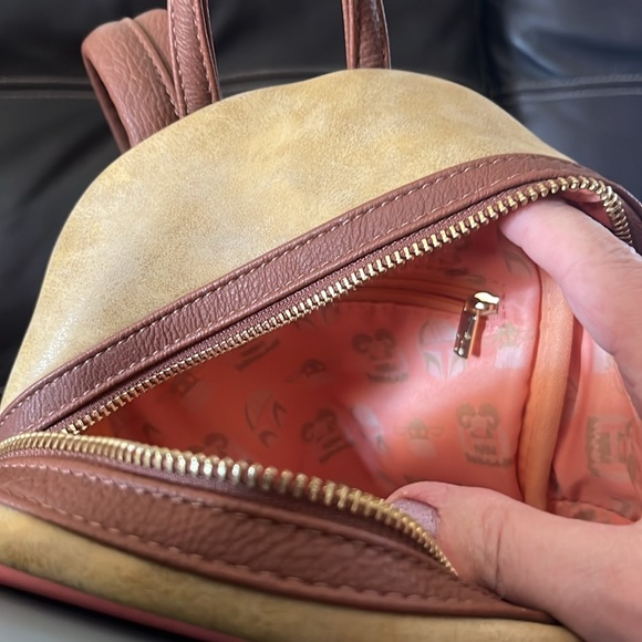 ❤️🚀❤️Loungefly Star Wars Mandalorion and Grogu Embroidered Backpack ❤️🚀❤️ - Picture 4 of 4